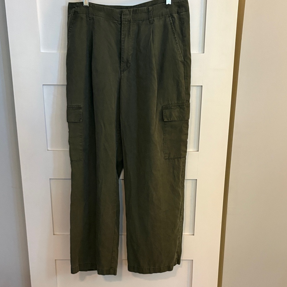 GAP Dark Green Cargo Pants